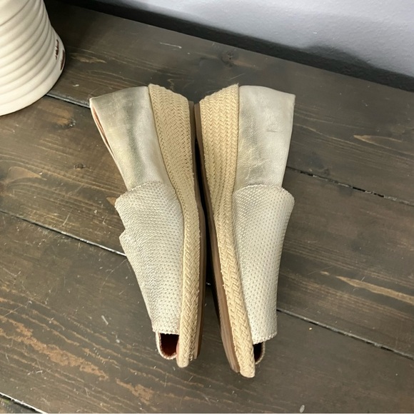 Gentle Souls Wedge Sandals 10 Women’s Gold Tan Espadrille Summer Casual Church - Picture 9 of 13